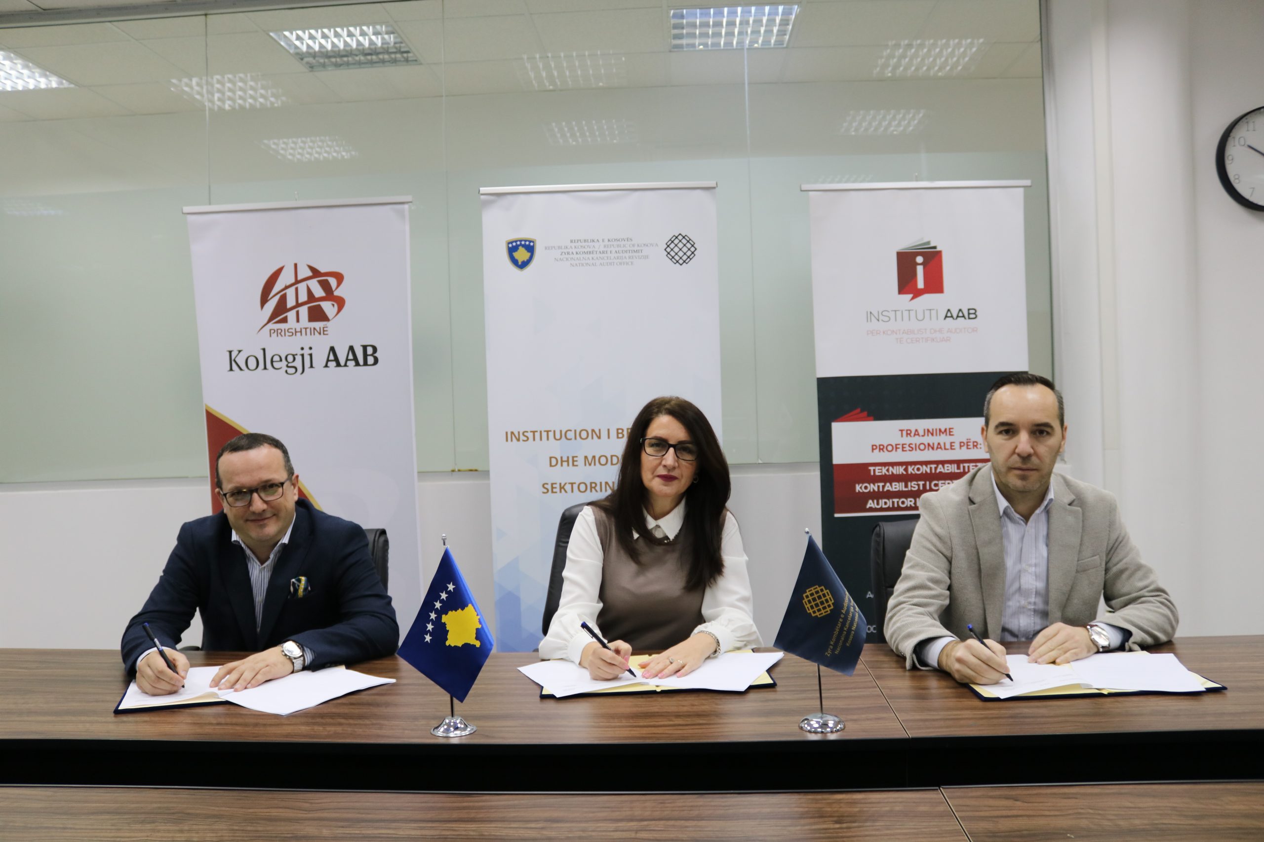 ZKA-ja nënshkruan marrëveshje të bashkëpunimit me Fakultetin Ekonomik të Kolegjit AAB dhe Institutin e AAB-së për Kontabilistë dhe Auditor të Certifikua