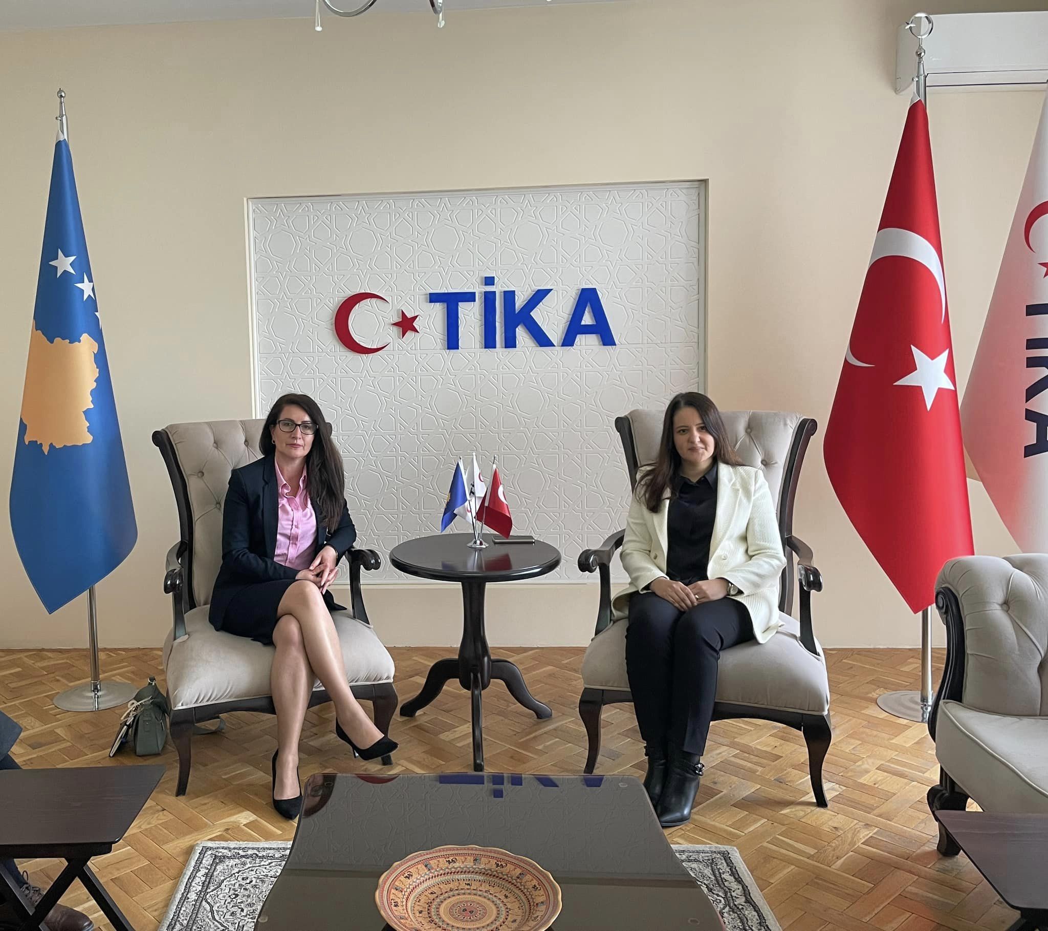 Auditorja e Përgjithshme u prit në takim nga Shefja e Zyrës së TIKA-s në Prishtinë