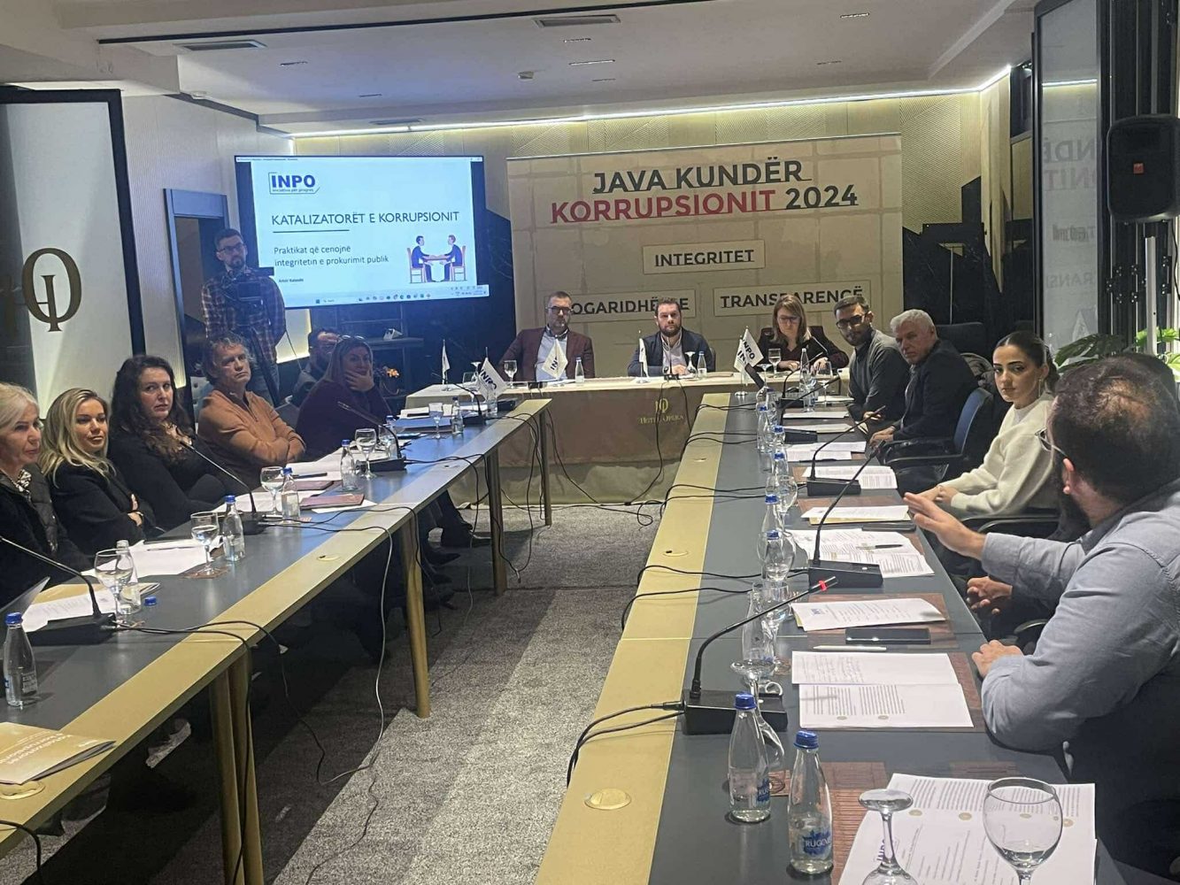 Përfaqësues të institucioneve dhe ekspertë diskutuan për integritetin e prokurimit publik 