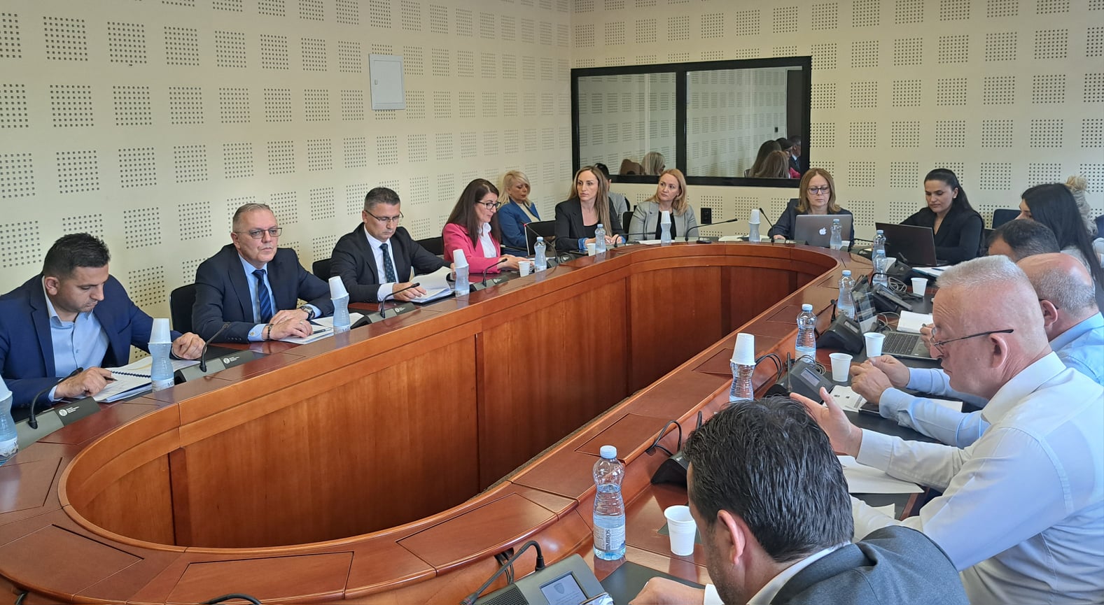 Komisioni për Mbikëqyrjen e Financave Publike shqyrtoi Raportin Vjetor të Performancës së ZKA-së për vitin 2023 