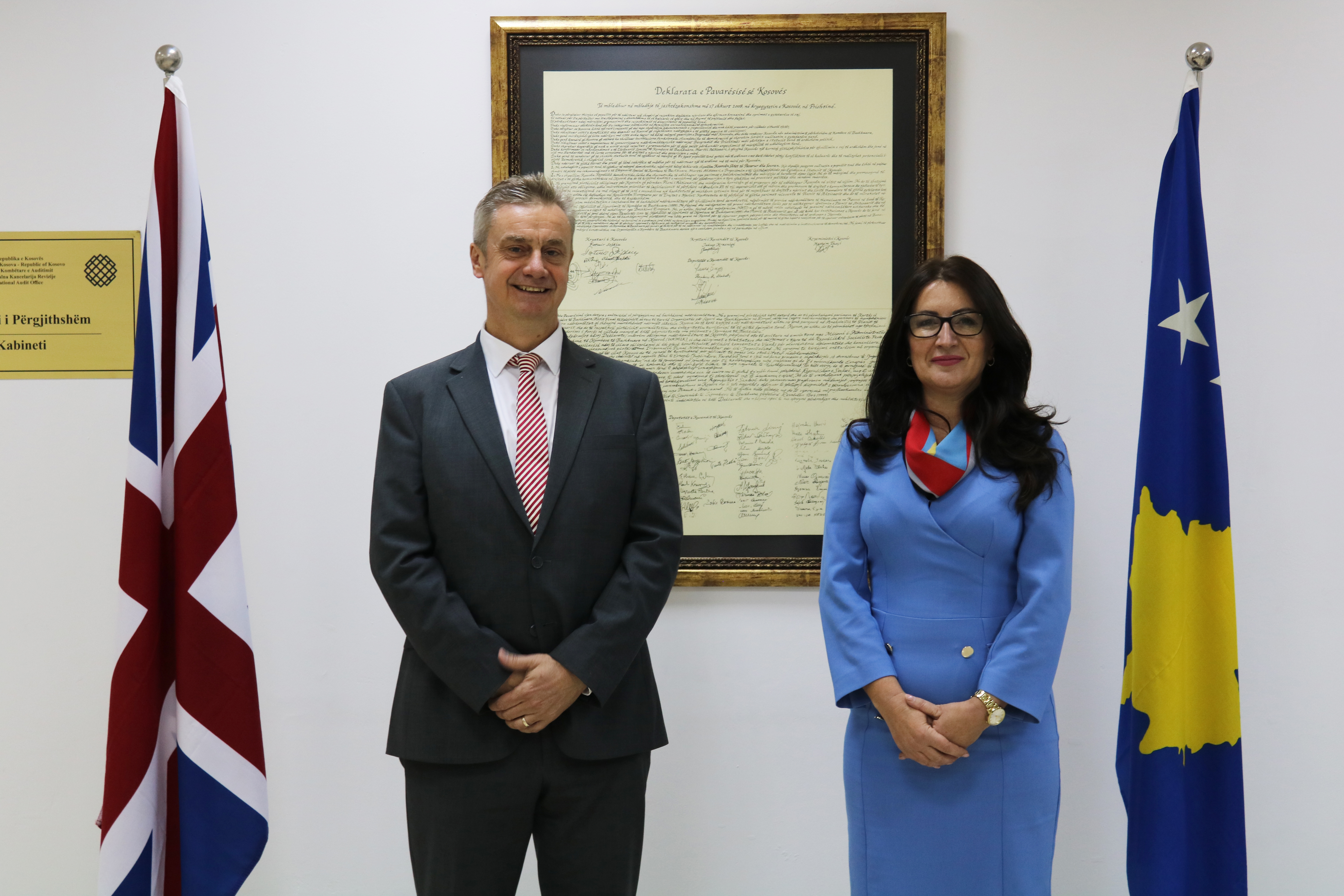 Auditorja e Përgjithshme mirëpret në takim Ambasadorin Britanik në Kosovë 