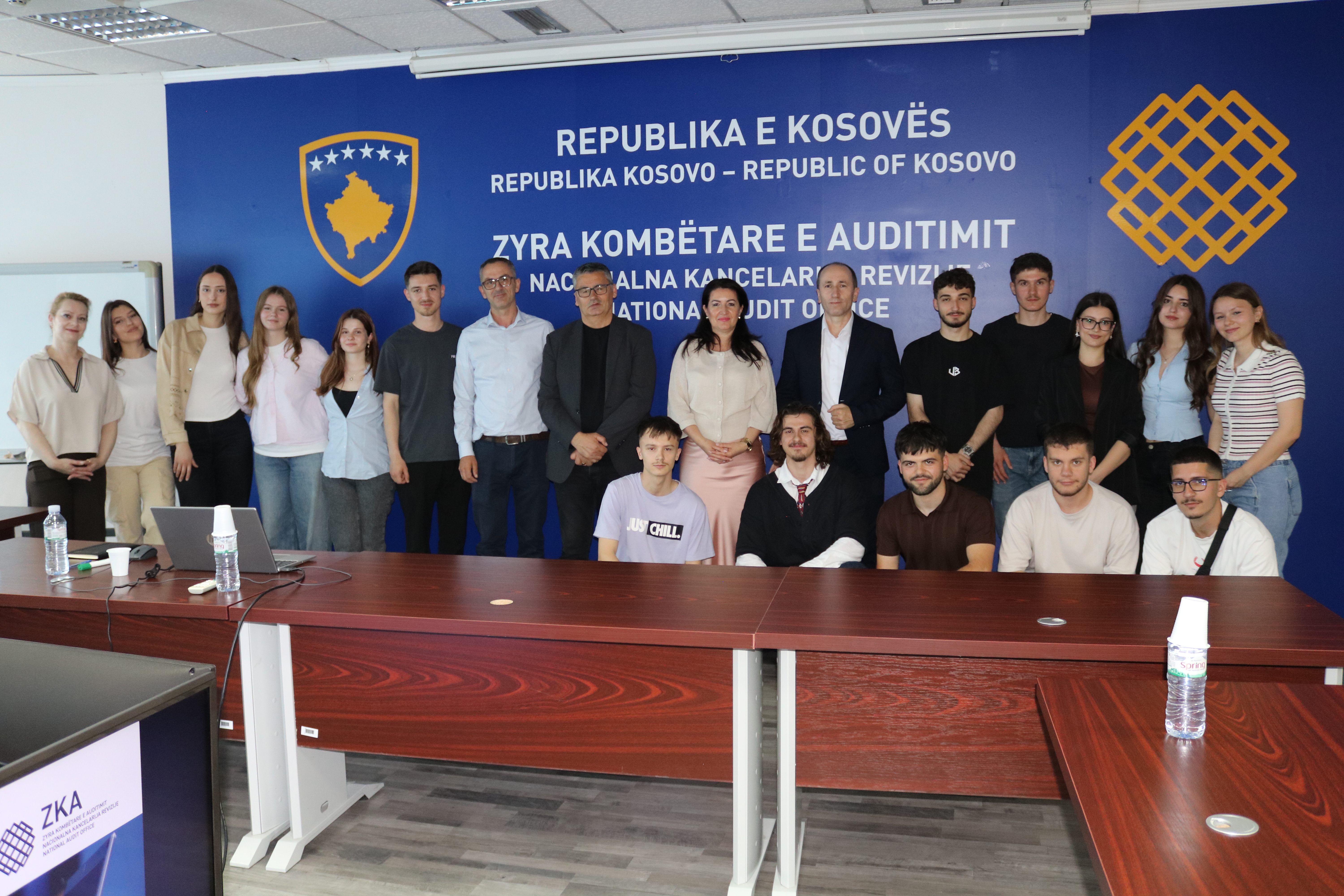 Studentët e UBT-së realizuan vizitë studimore në Zyrën Kombëtare të Auditimit