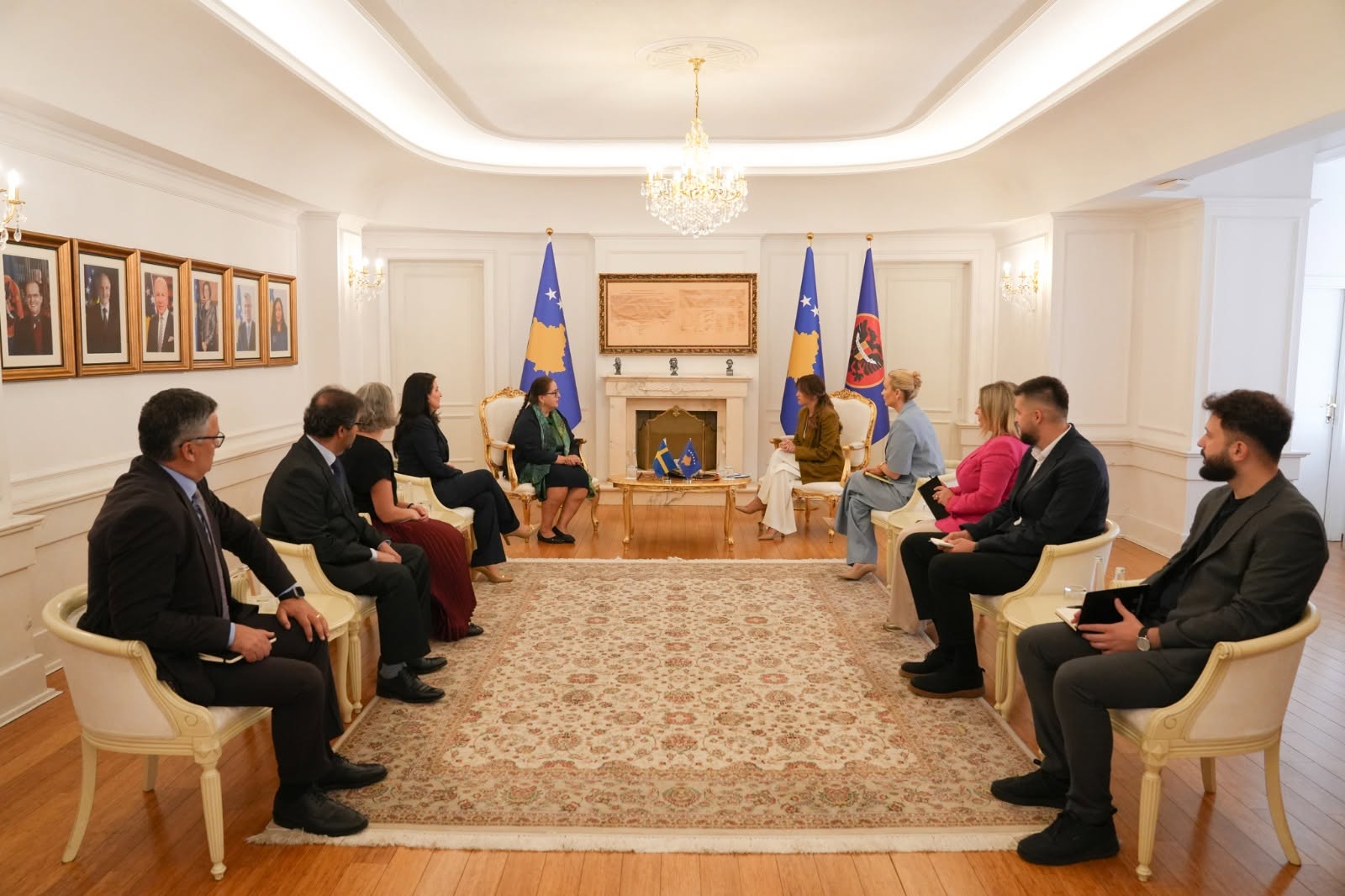 Auditoret e Përgjithshme të Suedisë dhe Kosovës u pritën në takim nga U.D. Presidentja e Republikës së Kosovës 