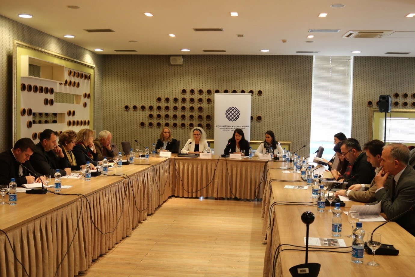 Zyra Kombëtare e Auditimit prezantoi raportin e perfomancës ‘Menaxhimi i Mirëmbajtjes së Institucioneve Publike Arsimore’