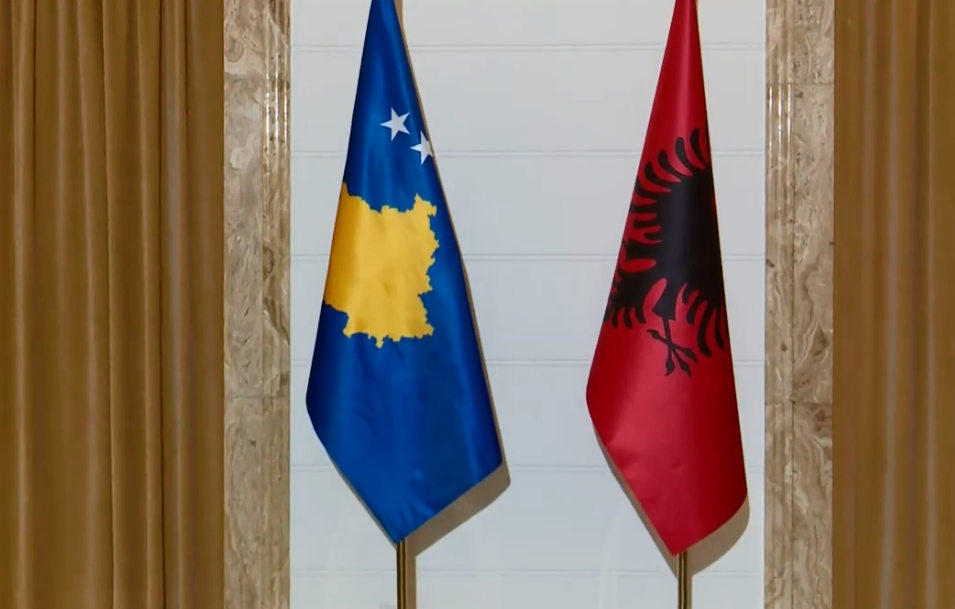 Presidenti i KLSH-së uron Auditorin e Përgjithshëm në 13-të vjetorin e Pavarësisë së Kosovës