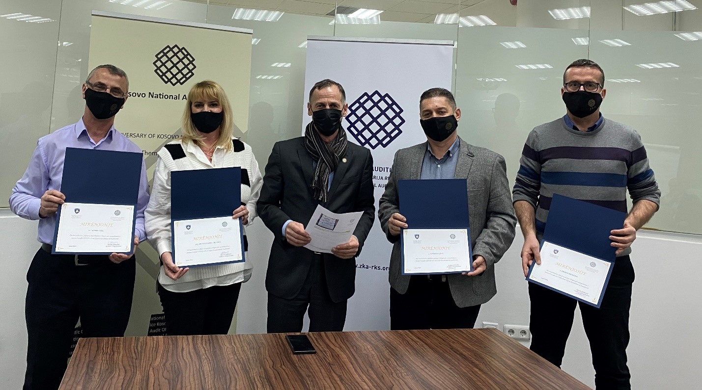 Grupi për menaxhimin e masave kundër COVID 19 vazhdon me aplikimin e masave për të ruajtur shëndetin e personelit të ZKA-së