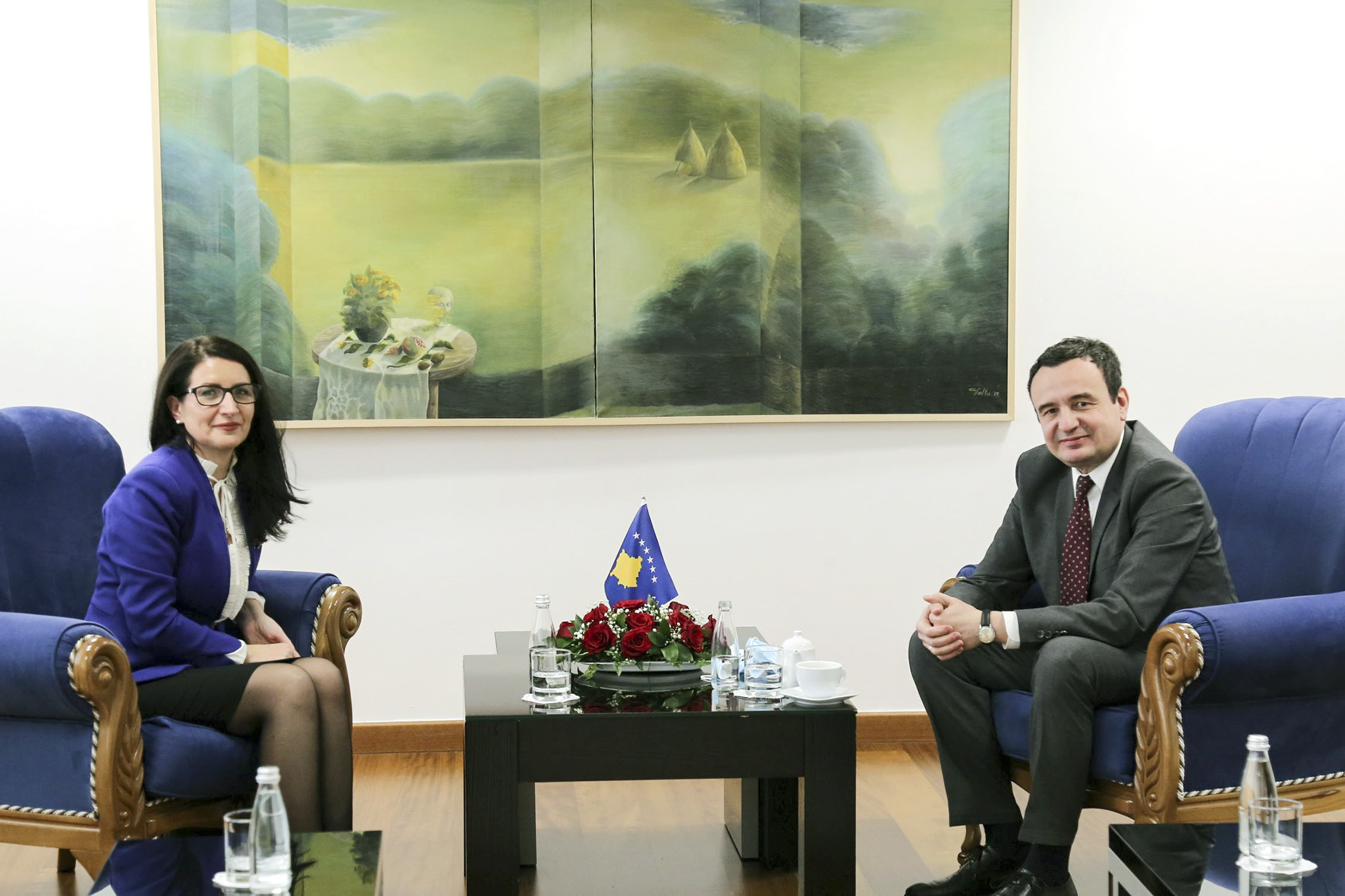 Auditorja e Përgjithshme Vlora Spanca u prit në takim nga Kryeministri Albin Kurti
