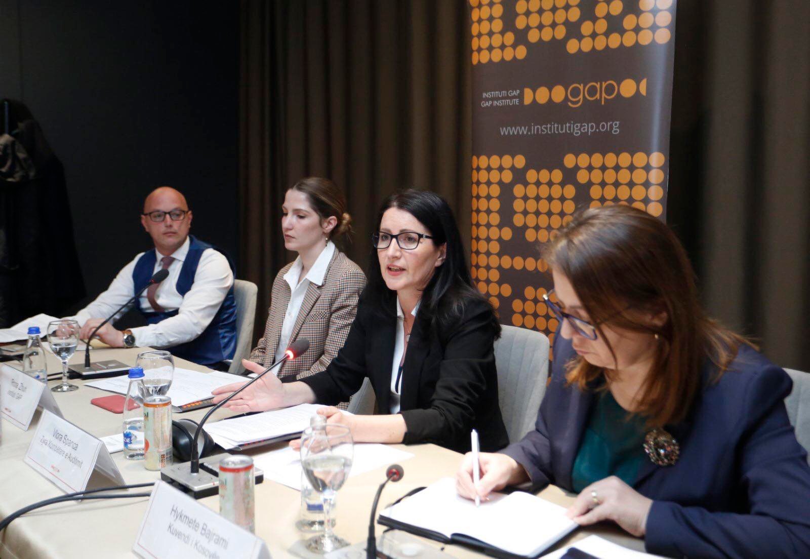 Auditorja e Përgjithshme mori pjesë në tryezën “Sfidat e komunave në menaxhimin e investimeve, shpenzimeve, të hyrave dhe pronave”
