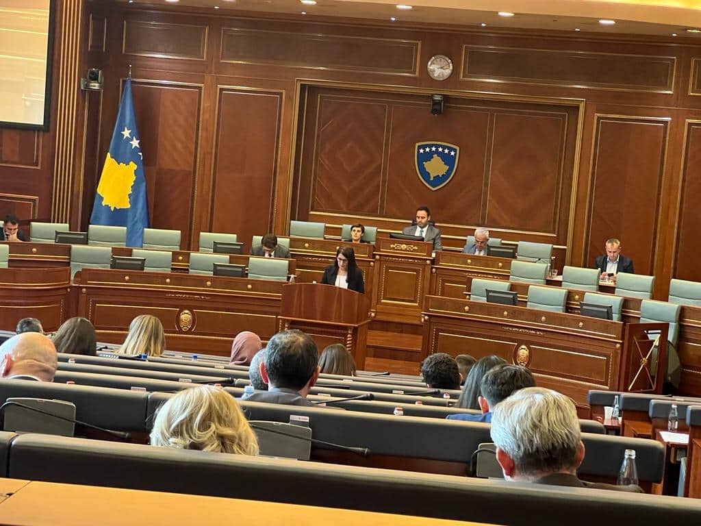 Auditorja e Përgjithshme prezantoj në Kuvendin e Kosovës Raportin Vjetor të Auditimit për vitin fiskal 2021