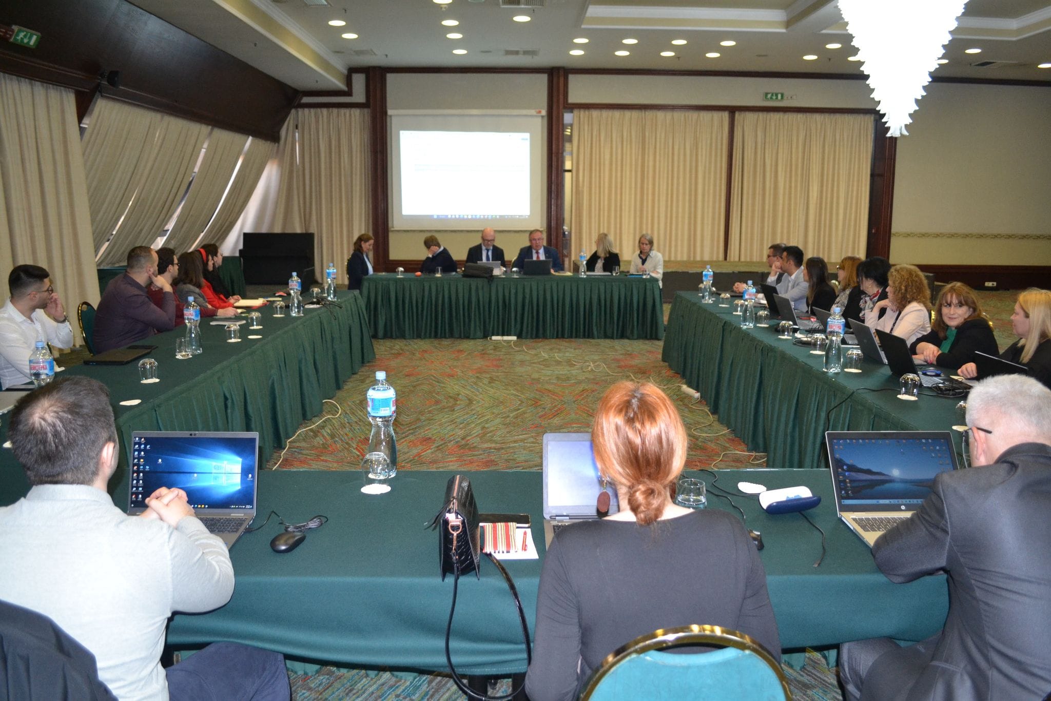 Auditorët e ZKA-së ndjekin trajnimin për auditimin e performancës në Shkup të organizuar nga Zyra Kombëtare e Auditimit të Suedisë